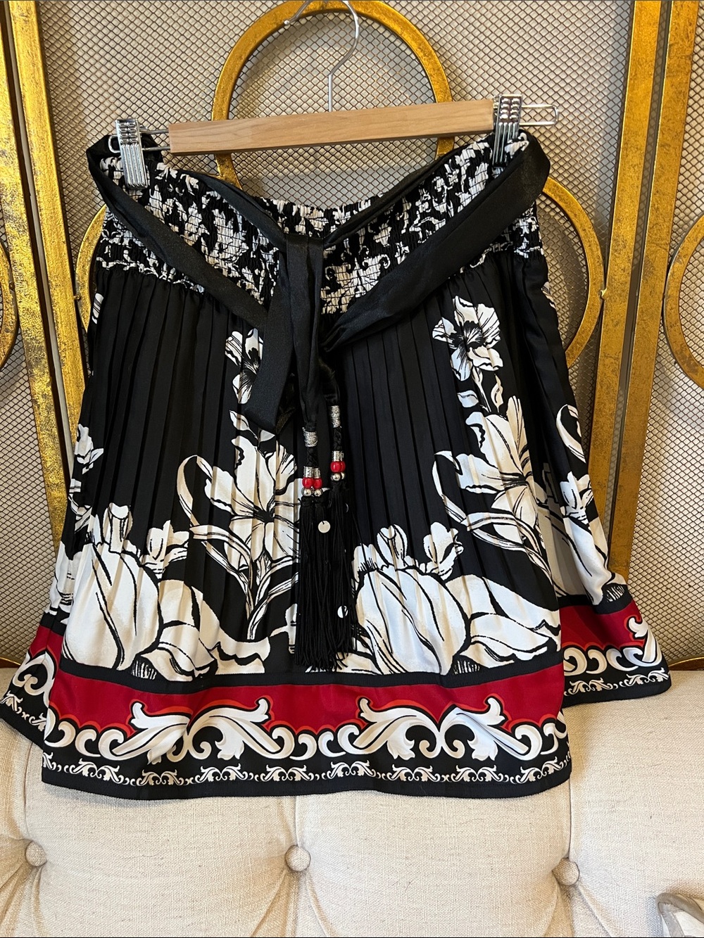 White House Black Market Black Floral Pleated Top with Red Border